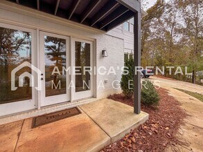 3691 Kirkstone Wy in Vestavia Hills, AL - Building Photo - Building Photo