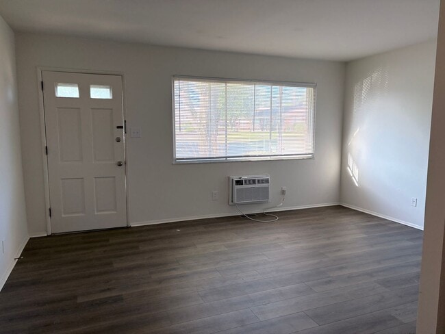 1243 Uhlwood Dr in Miamisburg, OH - Building Photo - Building Photo