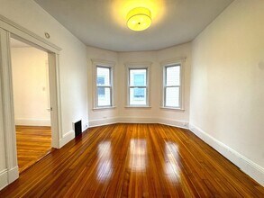 67 Washburn Ave in Cambridge, MA - Building Photo - Building Photo