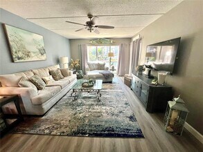 845 Benjamin Franklin Dr in Sarasota, FL - Building Photo - Building Photo
