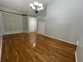 76 Canterbury Trail in Romeoville, IL - Building Photo - Building Photo