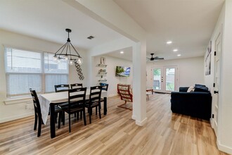 4405 Button Bend Cir in Austin, TX - Building Photo - Building Photo