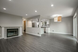 11431 NE 88th St in Kirkland, WA - Building Photo - Building Photo