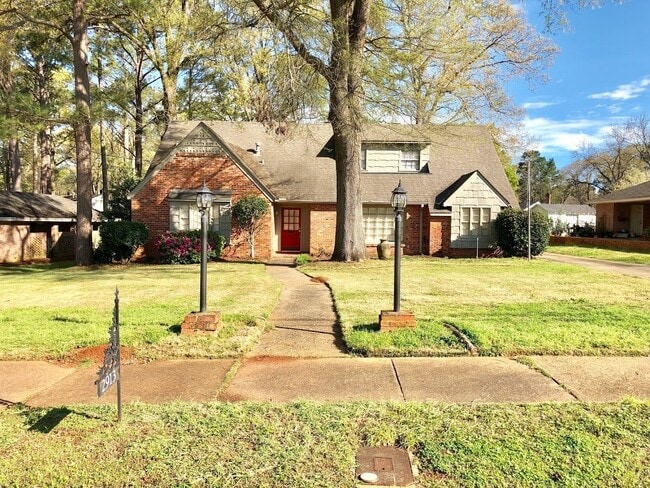 property at 2913 Sumter Ave