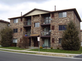 9104 Lincoln Ct Apartments