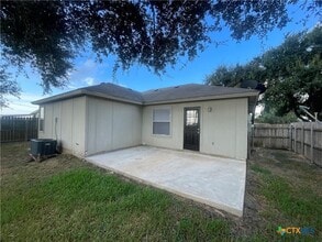 503 Arabian Dr in Victoria, TX - Foto de edificio - Building Photo