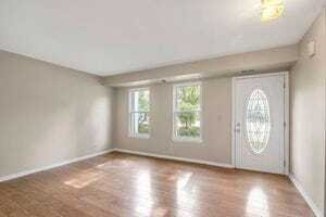 1255 Huntington Dr in Mundelein, IL - Building Photo - Building Photo