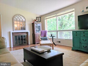 6519 Byrnes Dr in McLean, VA - Building Photo - Building Photo