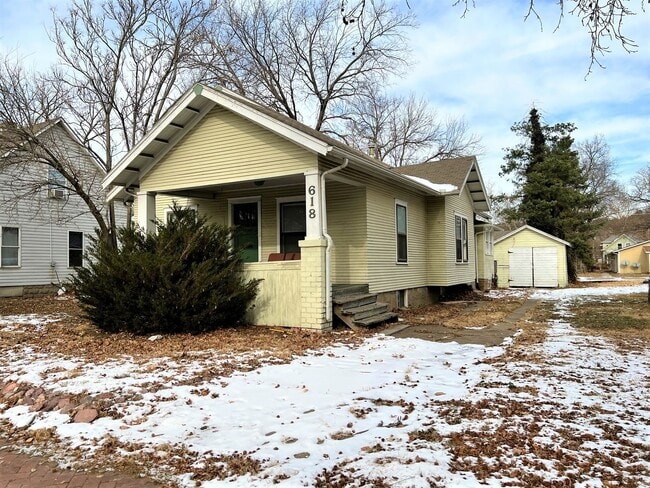 618 Bluemont Ave in Manhattan, KS - Building Photo - Building Photo