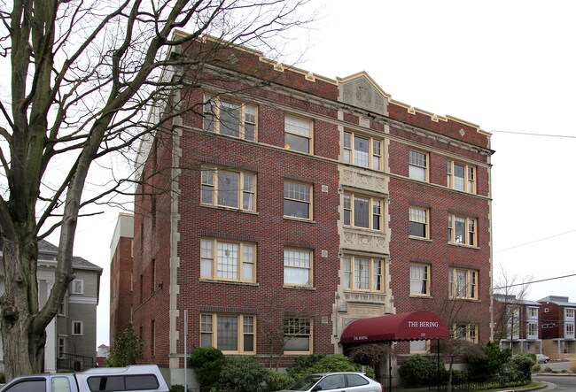 The Bering Condominium in Seattle, WA - Foto de edificio - Building Photo