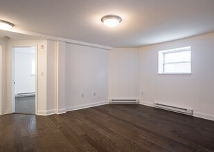 465 Centre St, Unit 101 in Newton, MA - Building Photo - Building Photo