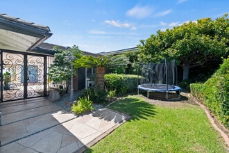 5108 Pacifica Dr in San Diego, CA - Building Photo - Building Photo