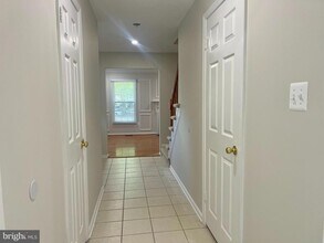 7609 Dominion Dr in Falls Church, VA - Building Photo - Building Photo