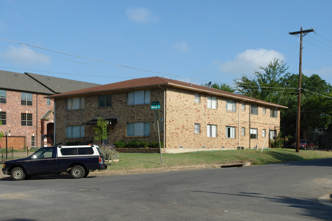 Bryan Manor in Dallas, TX - Building Photo