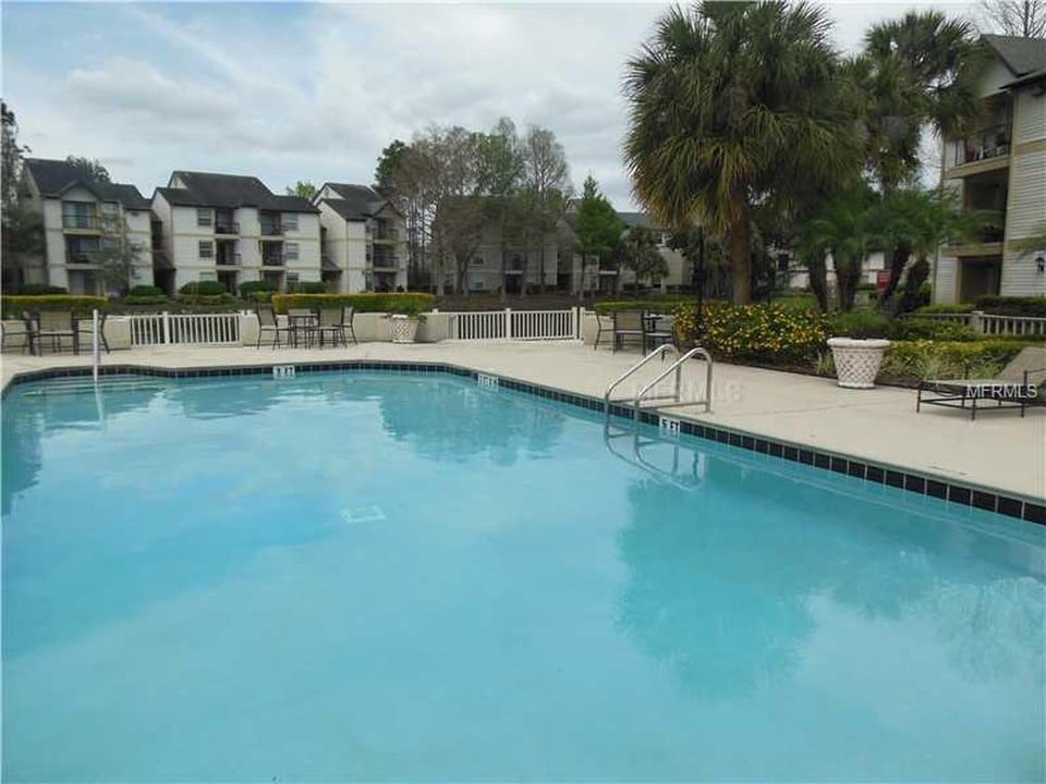 1940 Lake Atriums Cir-Unit -1 in Orlando, FL - Foto de edificio