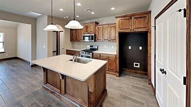 14301 Peach Tree Dr in Yukon, OK - Building Photo - Building Photo
