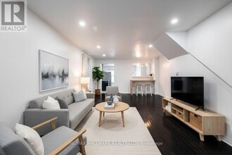 106 Willow Ave in Toronto, ON - Building Photo - Building Photo