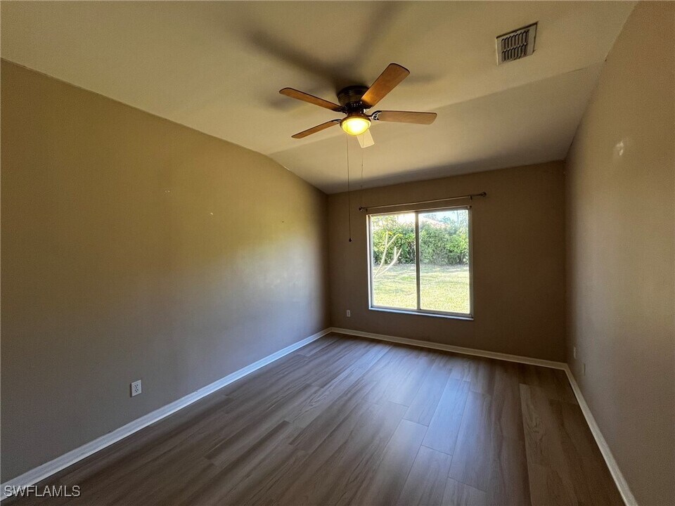 1175 Moon Lake Dr in Naples, FL - Building Photo
