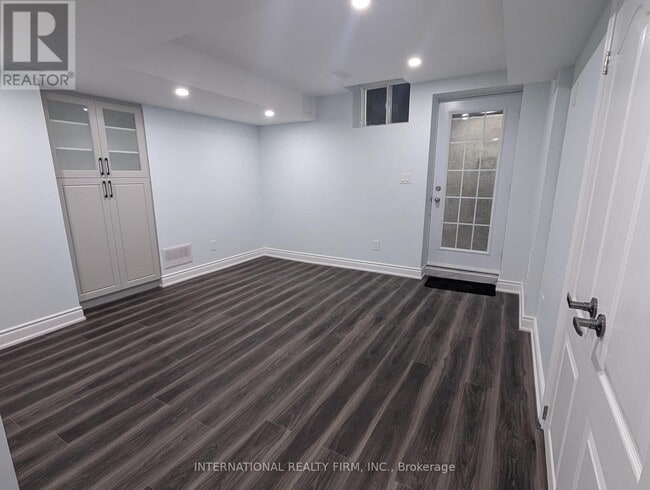 75 Bulmer Crescent in Newmarket, ON - Building Photo - Building Photo