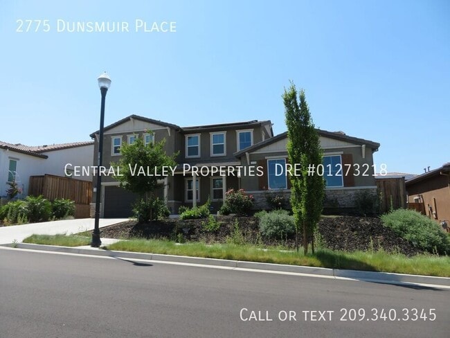 2775 Dunsmuir Ave in Tracy, CA - Foto de edificio - Building Photo