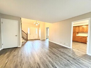 2247 Sweetbriar Dr in Clarksville, TN - Foto de edificio - Building Photo