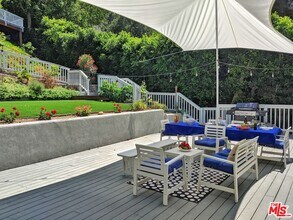 11423 Sunshine Terrace in Los Angeles, CA - Building Photo - Building Photo