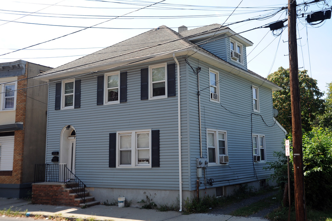 5 Drake St in Bound Brook, NJ - Foto de edificio