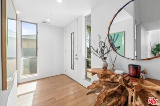 2736 Armacost Ave in Los Angeles, CA - Building Photo - Building Photo