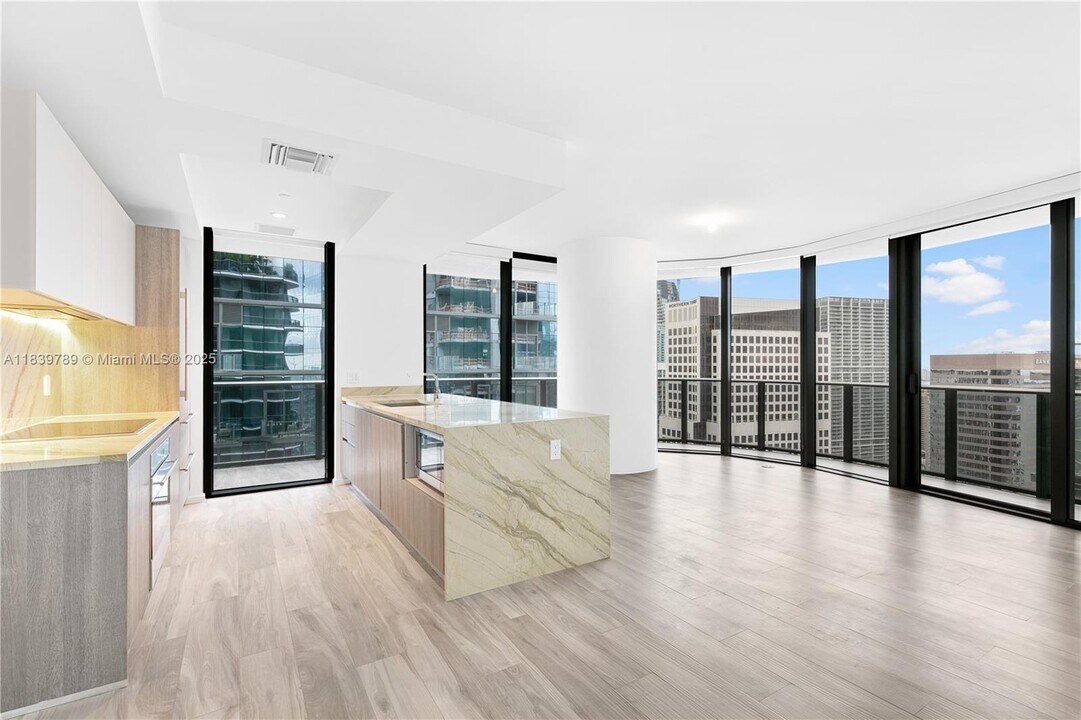 801 S Miami Ave, Unit 4105 in Miami, FL - Building Photo