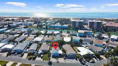 11400 2nd St E in Treasure Island, FL - Foto de edificio - Building Photo