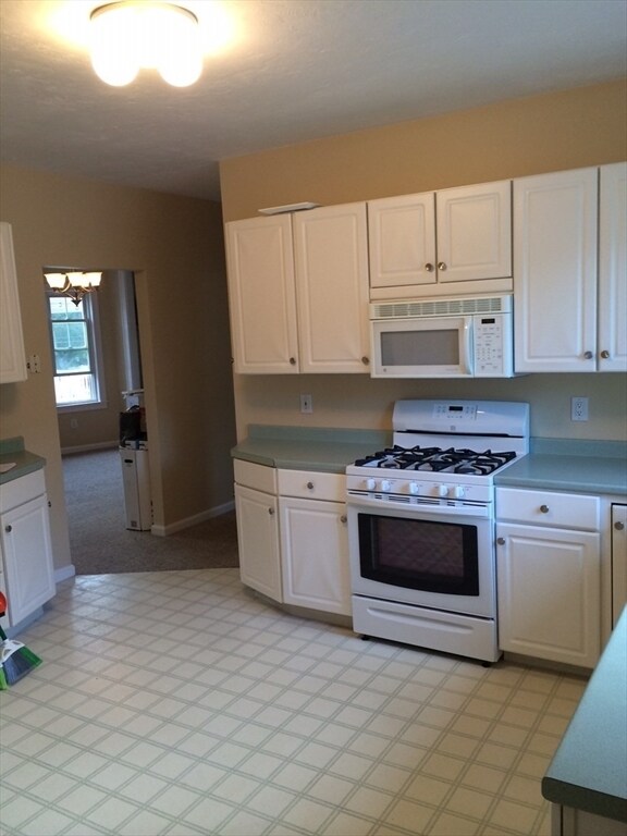 117 E Elm Ave, Unit #2 in Quincy, MA - Foto de edificio - Building Photo