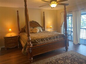 9213 Tudor Dr in Tampa, FL - Building Photo - Building Photo