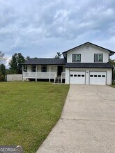235 Deerfield Dr in Jonesboro, GA - Building Photo - Building Photo