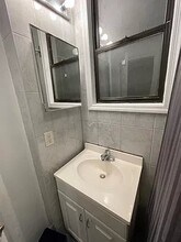 213.5 W 16th St in New York, NY - Building Photo - Building Photo