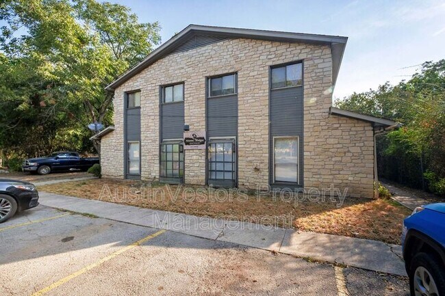 200 Concho St in Lockhart, TX - Building Photo - Building Photo