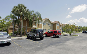 San Sherri Villas in Homestead, FL - Building Photo - Building Photo