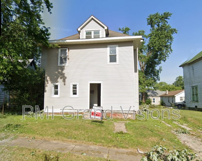 property at 1205 S Main St