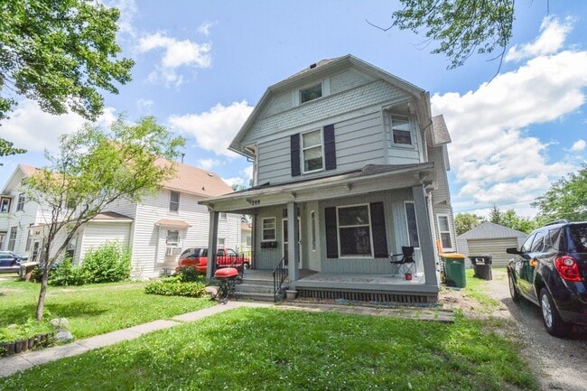 property at 209 S Pearl St