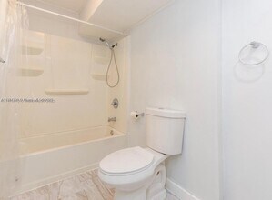 2175 NE 56th St in Fort Lauderdale, FL - Building Photo - Building Photo