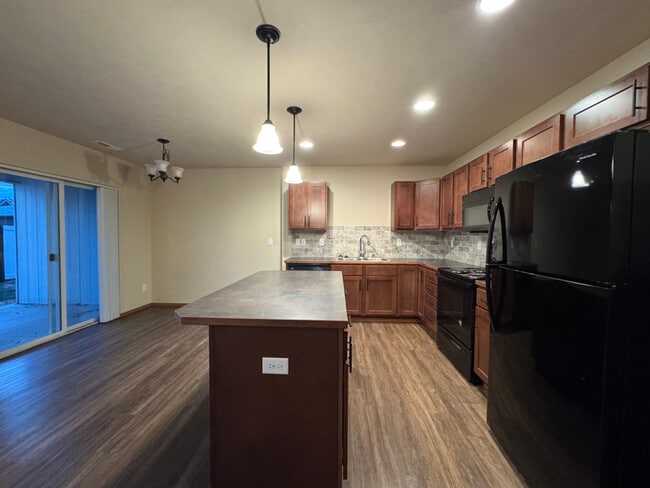 416 S Raymond Ln in Spokane Valley, WA - Foto de edificio - Building Photo
