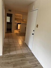 5921 Harvest Hill Rd in Dallas, TX - Building Photo - Building Photo