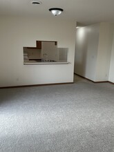 273 23rd St SE, Unit 2 in Willmar, MN - Building Photo - Building Photo