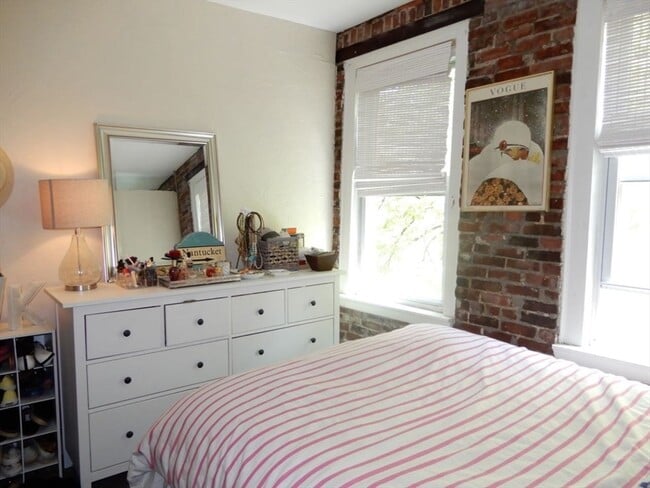 282 Cambridge St, Unit 4 in Boston, MA - Foto de edificio - Building Photo