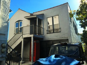 2518 S Harcourt Ave in Los Angeles, CA - Building Photo - Building Photo