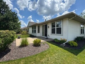 13084 Illinois Dr in Huntley, IL - Building Photo - Building Photo