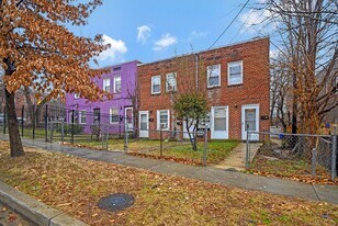 3427 B St SE in Washington, DC - Building Photo