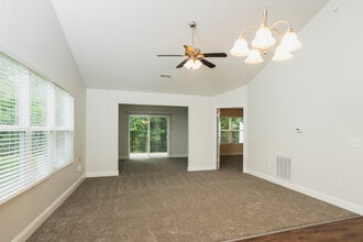 River Oaks Villas in Perrysburg, OH - Building Photo - Interior Photo
