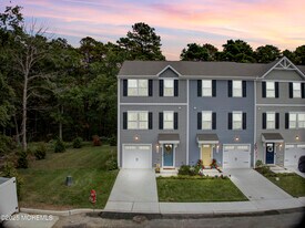 1001 Cyprus Ct in Forked River, NJ - Building Photo