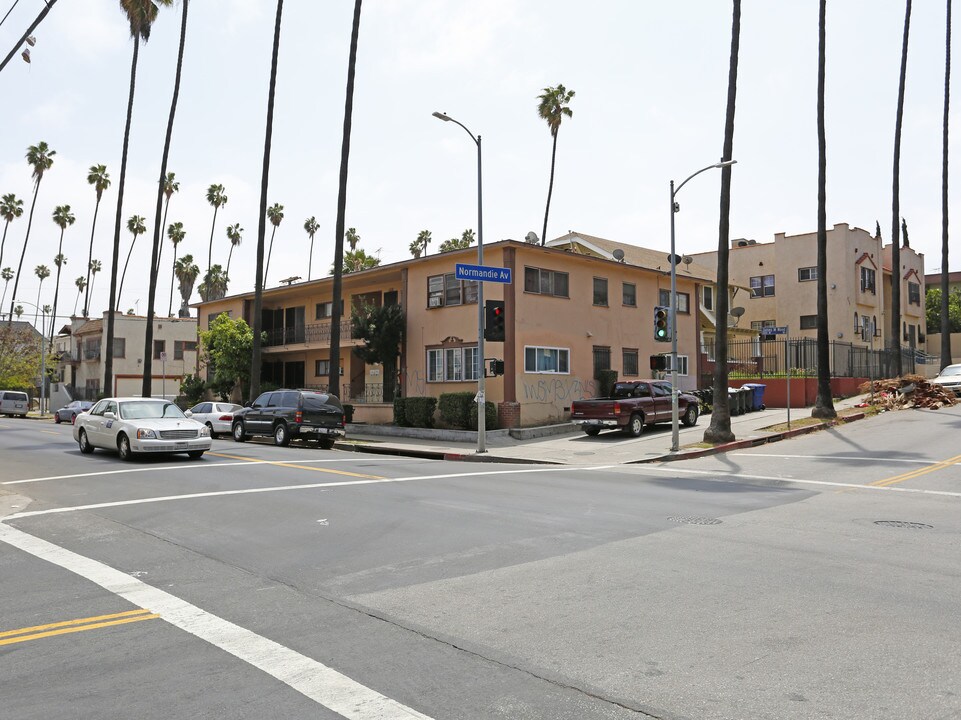 3148 James M Wood Blvd in Los Angeles, CA - Foto de edificio