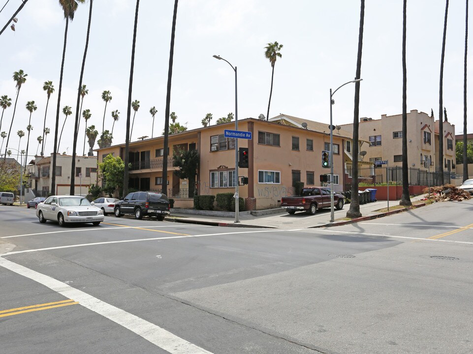 3148 James M Wood Blvd in Los Angeles, CA - Building Photo